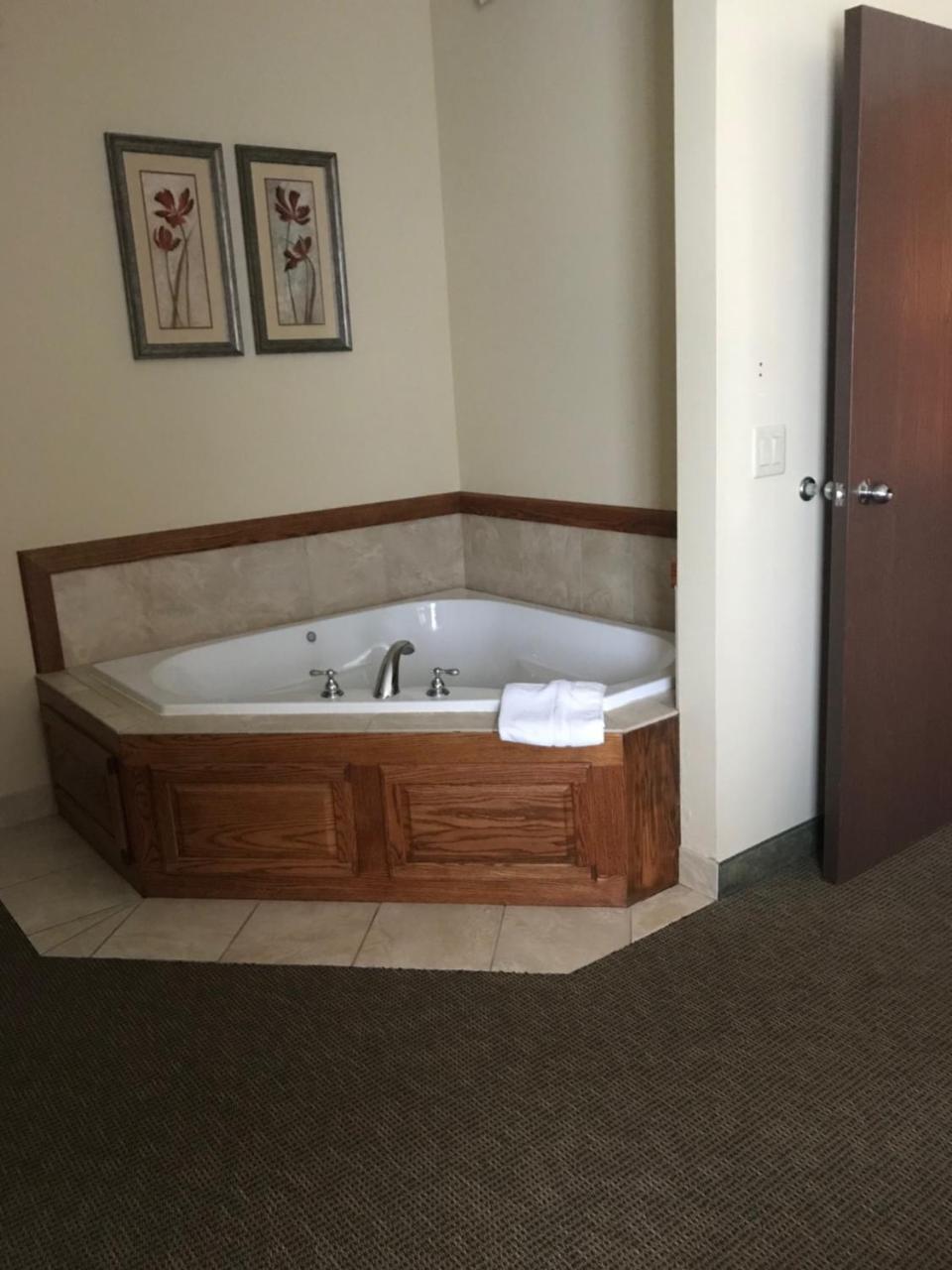 Randolph Inn And Suites Winchester 외부 사진
